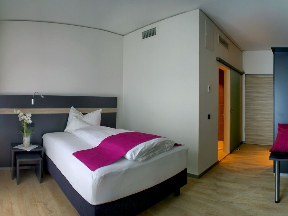 Hotel Campo Реннинген Экстерьер фото